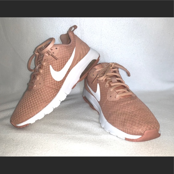 Nike Shoes - NIKE Women’s Air Max Motion LW